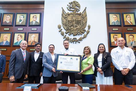 Entrega Mauricio Kuri Certificados En Auditor A Y Contabilidad