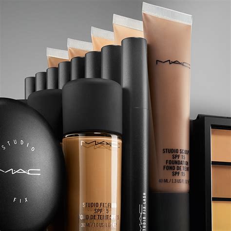 Mac Pro Makeup Kit - Bios Pics