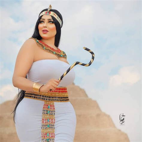 عارضة أزياء مصرية من حقي ألبس بيكيني Laha Magazine