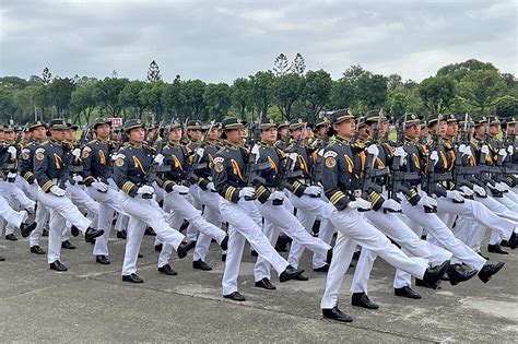 【絕版片】陸官黃埔百年校慶 女軍校生首次編「正步連」踢正步恐成絕響 上報 要聞