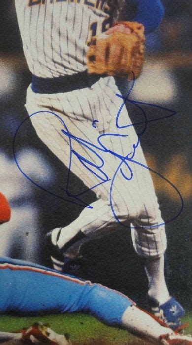 Robin Yount AUTOGRAPH/Signed Sports Illustrated October 25, 1982