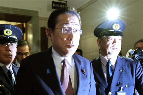 岸田首相、裏金議員への処分で「騒動にケリ」望むも「次は検察審査会」終わらぬ試練 Smart Flashスマフラ 光文社週刊誌