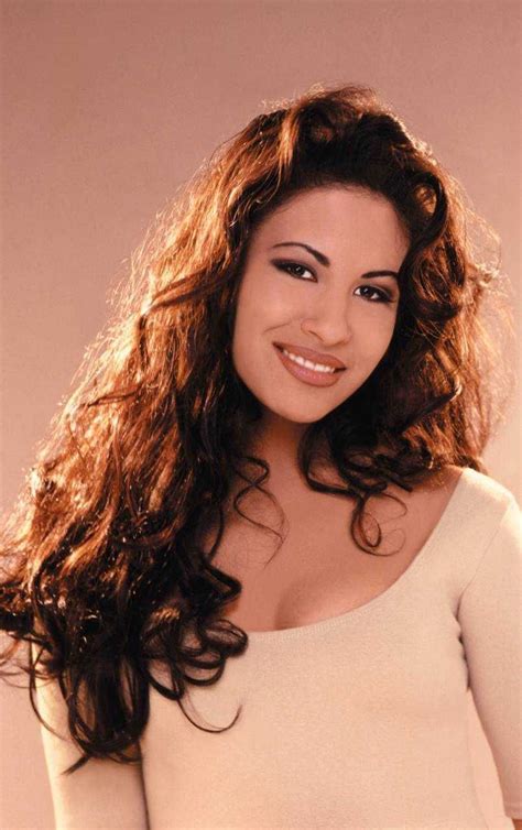 4K Selena Quintanilla Wallpaper Explore More American Fashion Designer