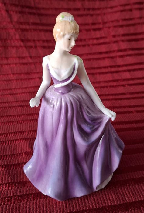 Figurka Porcelanowa Dama Szczupliny OLX Pl