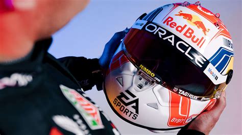 GALLERY Verstappen Goes Old School With New Helmet For 2023 Formula 1