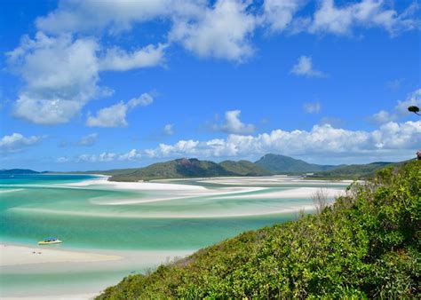 great barrier reef find   experience   audley