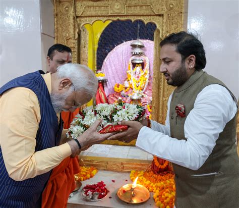 Pm Performs Darshan And Pooja At Maa Danteshwari Temple In Bastar