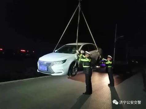 疲劳驾驶惹的祸 连续开车10小时 连车带人“栽”下沟手机新浪网