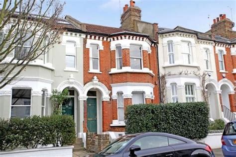 Property Valuation The First Floor Flat At Bucharest Road London