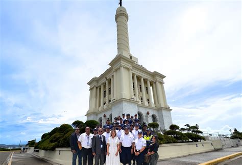 Monumento a los Héroes de la Restauración y la Alcaldía de Santiago