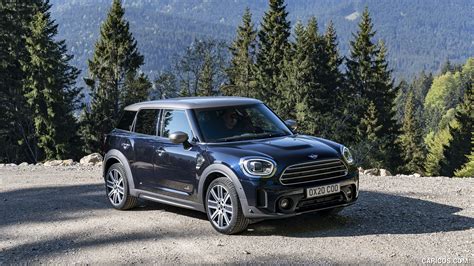 2021 Mini Countryman All4 Front Three Quarter Caricos