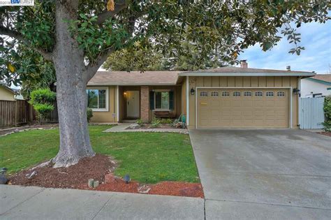 2420 Clover St Union City Ca 94587 Mls 40816913 Redfin