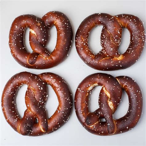 4 Unidades Pretzel Tognis Café