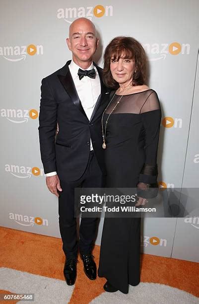 Jackie Bezos Photos and Premium High Res Pictures - Getty Images