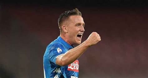 Zielinski Rinnovo Ad Un Passo Ha Rinunciato Ai Soldi Per Amore Del Napoli