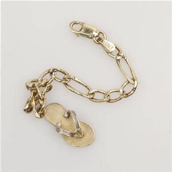 Kt Gold Hollow Figaro Chain Bracelet With Sandal Pendant Property Room