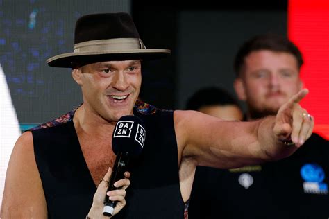 Tyson Fury mocks Oleksandr Usyk – ‘Please don’t beat me up’ | The Independent