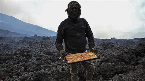 Pizza Is Served By The Flames Of The Pacaya Volcano World News