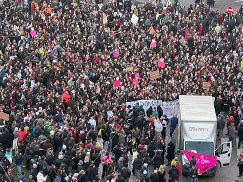 Corteo Non Una Di Meno A Torino La Stampa