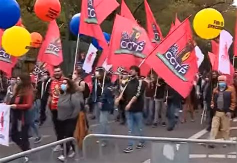 Milhares De Pessoas Em Manifestação Da Cgtp Em Defesa De Melhores Salários Mais Ribatejo