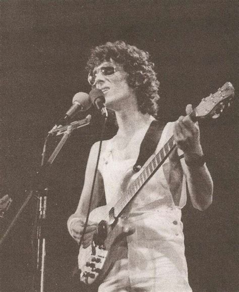 Muchas Fotos Hoy Las Guitarras De Luis Alberto Spinetta