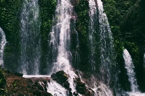 Hanya Berjarak Km Dari Kota Lumajang Ini Dia Air Terjun Tumpak Sewu