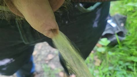 换衣服和游泳前非常顽皮的小便 Pornhub Gay