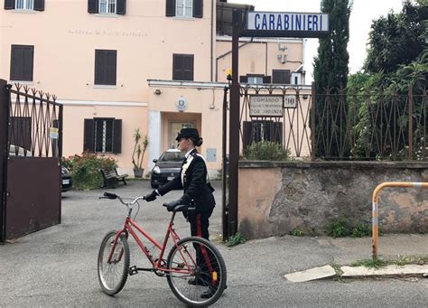 Scippo E Fuga In Bicicletta Preso Ladro Su Due Ruote Arrestato Rom