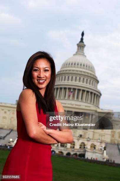 136 Michelle Kwan And Sports Illustrated Stock Photos High Res