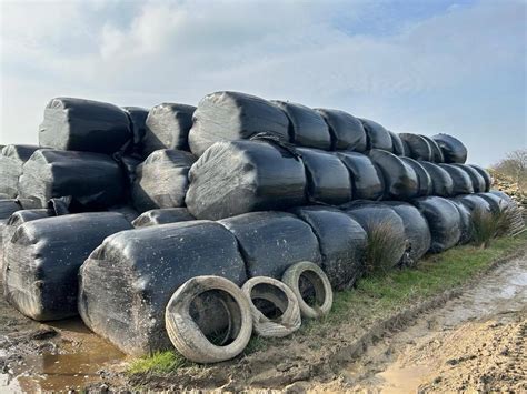 141 Round Bales Of Silage & 44 Round Bales Of Hay, North Molton, Devon ...