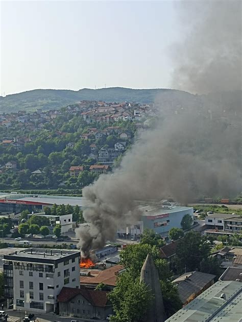 Oslobođenje FOTO i VIDEO Gori otvorena pijaca kod Mercatora Gust