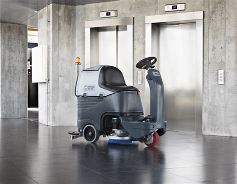 Nilfisk BR752 Industrial Ride On Scrubber Dryer BR752