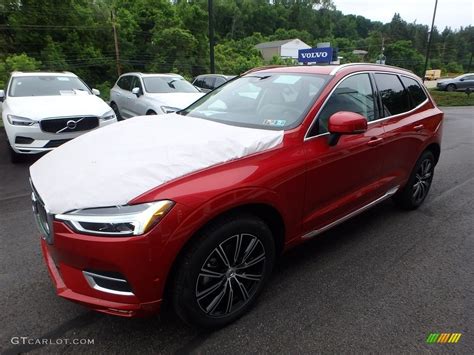 Fusion Red Metallic Volvo Xc T Awd Inscription Photo