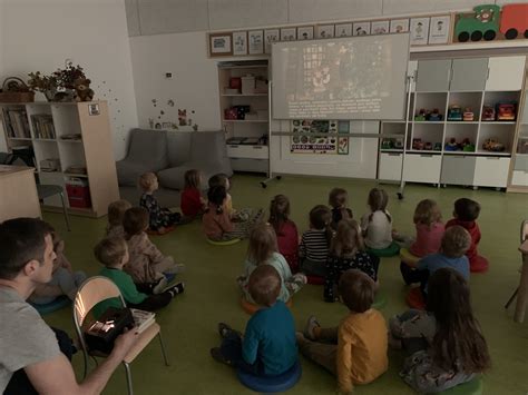 Rodzice Czytaj Dzieciom W Ramach Programu Ksi Ka Moim Przyjacielem