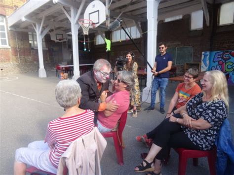 La Roulotte Baroudeuse Au Pollet Centre Social Et Culturel L Archipel