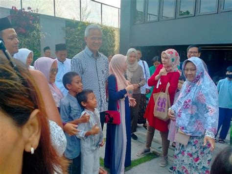 Hari Pertama Idul Fitri Ribuan Warga Hadiri Open House Ganjar Pranowo