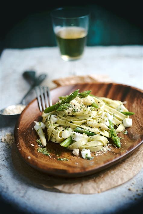 Linguine With Asparagus Mozzarella And Pesto Chefsane