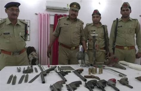 Police Busted Illegal Arms Factory In Etah News एटा में एक और अवैध शस्त्र फैक्ट्री का भंडाफोड़