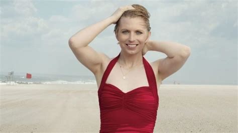 Chelsea Manning Fotografiada En Bañador Por Annie Leibovitz Para Vogue