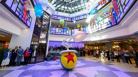 Experience The Magic Of Animation At Disneyland S Pixar Place Hotel