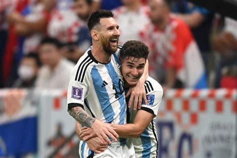 Copa do Mundo do Catar Seleção Argentina vence a Croácia por 3 a 0 e