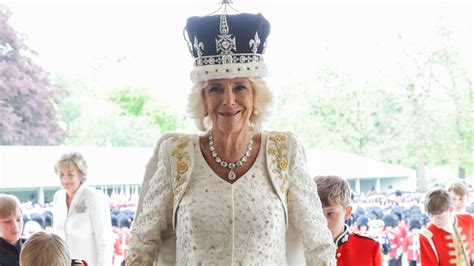 Kr Nung Charles Neue Fotos Ver Ffentlicht Camilla Hat Ihre Hunde Auf