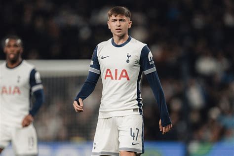 Tottenham Receive Bad News On Mikey Moore Return As Illness Hits Him