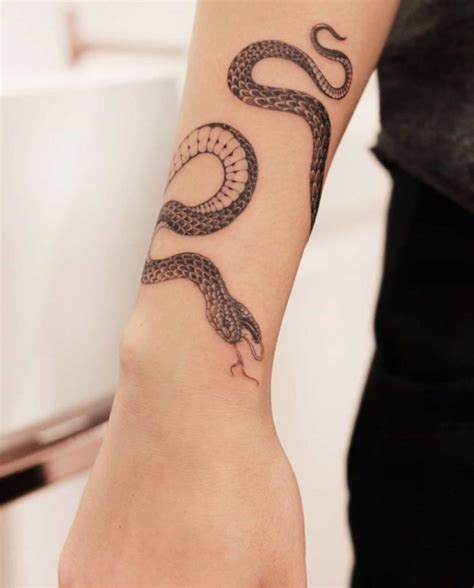 TATUAGEM DE COBRA Significado Masculina Feminina Amor Tudo