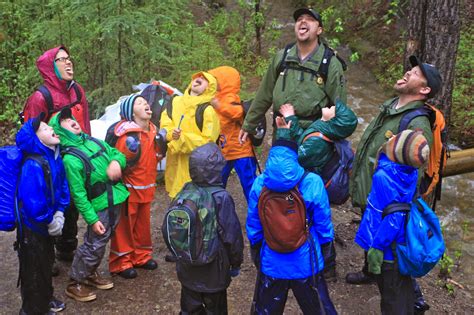 Day Hiking Trails: Selecting rain gear for hiking children