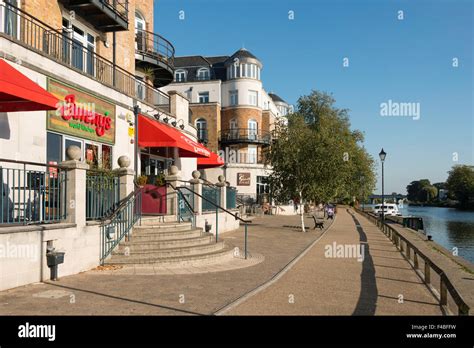 Riverside Promenade Thames Edge Staines Upon Thames Surrey England