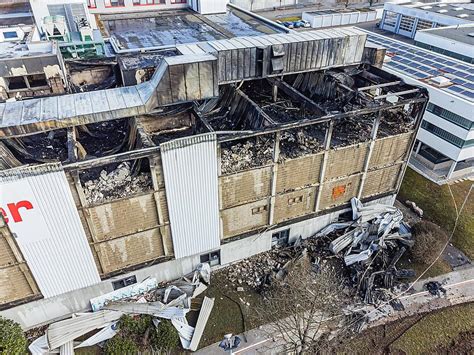 Millionenschaden nach Brand im Möbelhaus STIMME de