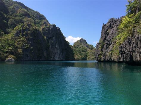 Sailing into the Big Lagoon, El Nido. - 7 Continents 1 Passport