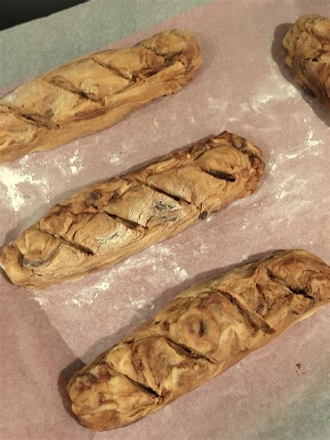 Baguettes Viennoises Aux P Pites De Chocolat Les Toqu Es