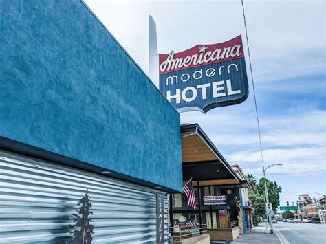 Americana Modern Hotel, Redding (Review) – Bright Lights of America